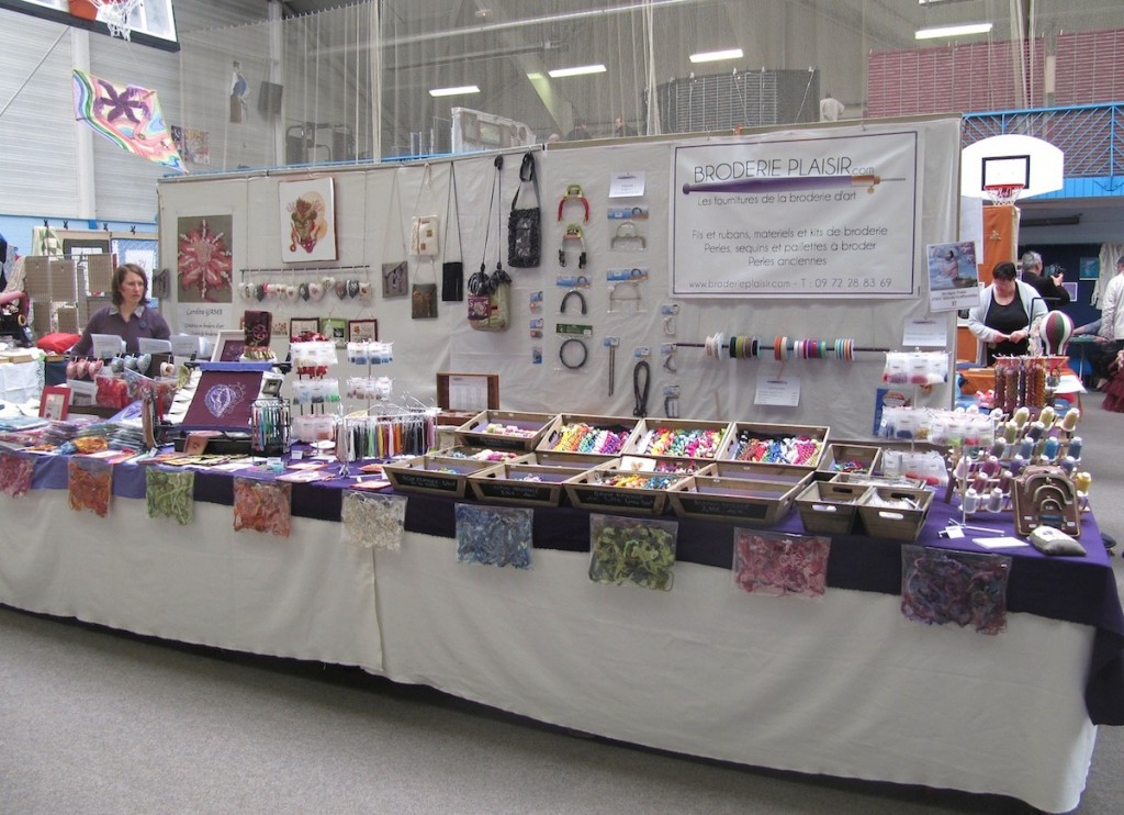 Le stand Broderie Plaisir - Créations Caroline Gamb